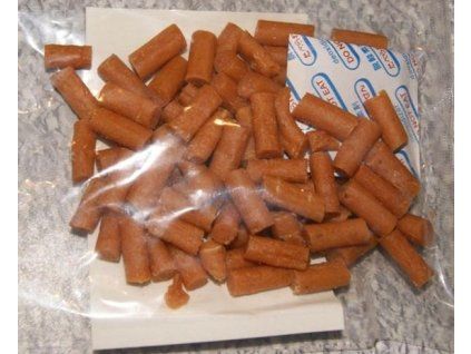 Pamlsok Salač Tyčinka tuniaková 2 cm 100 g